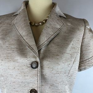 Tahari, by Arthur S. Levine, 2 piece suit, size 6